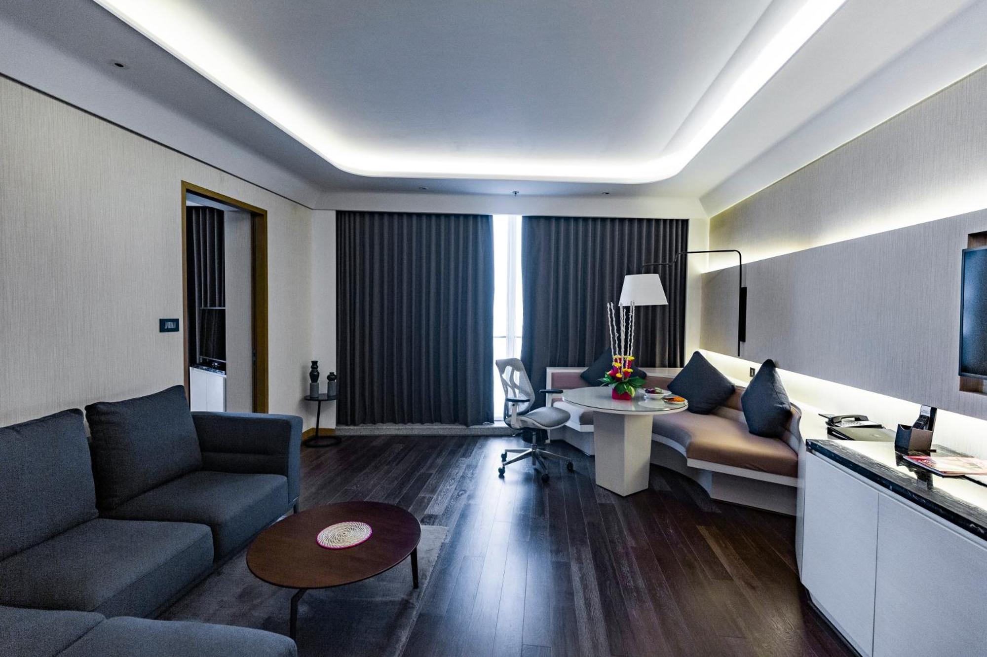 ดับเบิลทรี บาย ฮิลตัน อาห์มีดาบัด Hotel อาเมดาบัด ภายนอก รูปภาพ